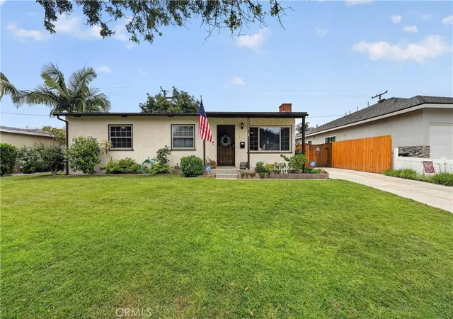 Photo 2 of Single family home for sale at 1700 W Ash, Fullerton, CA 92833 | MLS# IG26152923 | Listing updated on 2026-09-16