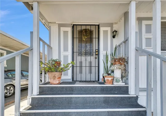 Photo 4 of Manufactured home for sale at 210 Dresden Ave N, Santa Ana, CA 92703 | MLS# OC26151798 | Listing updated on 2026-09-14