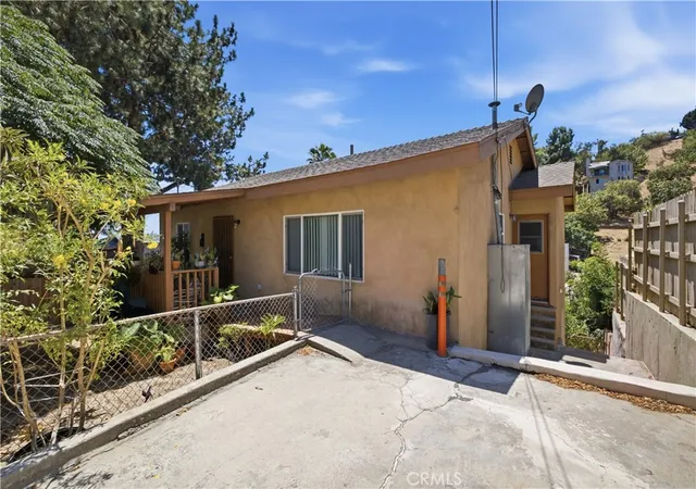 Photo 3 of House for sale at 456 Ulysses St, Los Angeles, CA 90065 | MLS# WS26151842 | Listing updated on 2026-09-15