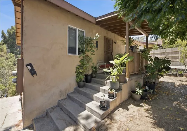 Photo 4 of House for sale at 456 Ulysses St, Los Angeles, CA 90065 | MLS# WS26151842 | Listing updated on 2026-09-15