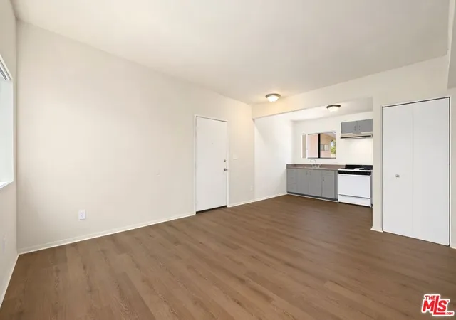 Listing Photo 4 - Condo for sale in building located at 1229 Hollister St, San Fernando, CA 91340