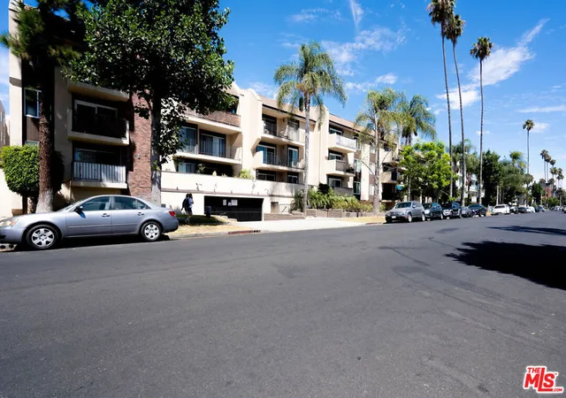 Photo 2 of Condo for sale at 433 S Manhattan Pl #108, Los Angeles, CA 90020 | MLS# 26857049 | Listing updated on 2026-09-15