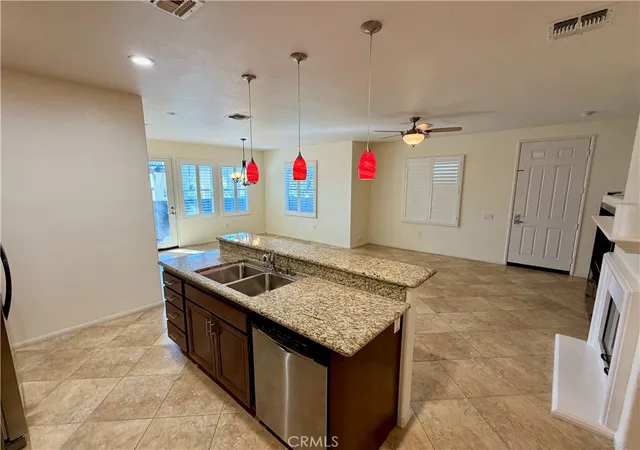 Listing Photo 5 - Condo for sale in building located at 2178 Diamondback Ct, Chula Vista, CA 91915 - Unit #30