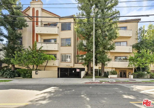Condo for sale at 14630 Dickens St #108, Sherman Oaks, CA 91403 | MLS# 26859427