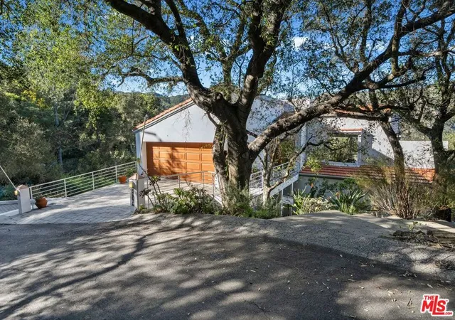 Photo 2 of Single family home for sale at 26207 Ingleside Way, Malibu, CA 90265 | MLS# 26859713 | Listing updated on 2026-09-14