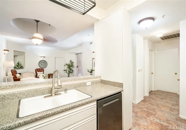 Photo 4 of Condo for sale at 640 West 4th #315, Long Beach, CA 90802 | MLS# OC26153679 | Listing updated on 2026-10-05