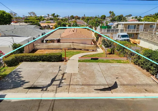 Listing Photo 4 - Condo for sale in building located at 1090 Gardena Rd, Encinitas, CA 92024