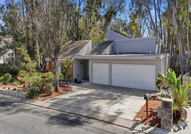Photo 3 of Single family home for sale at 25045 Castlewood, Lake Forest, CA 92630 | MLS# PW26154648 | Listing updated on 2026-09-15