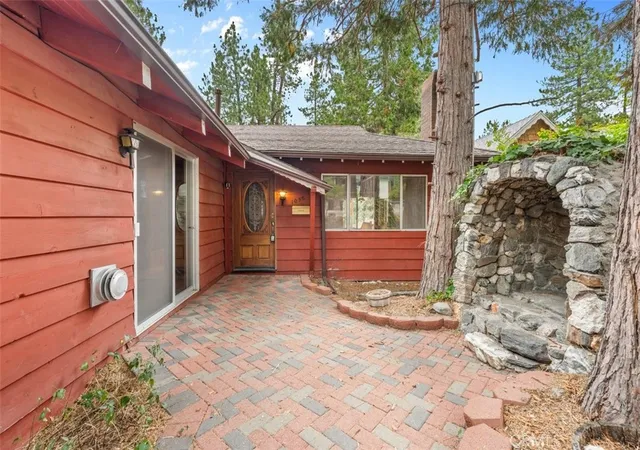 Photo 2 of Single family home for sale at 1056 Lark, Wrightwood, CA 92397 | MLS# HD26153885 | Listing updated on 2026-09-14