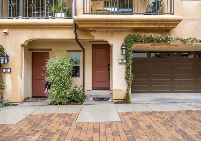 Photo 2 of Condo for sale at 207 Winterbrook, Lake Forest, CA 92610 | MLS# TR26154029 | Listing updated on 2026-09-15