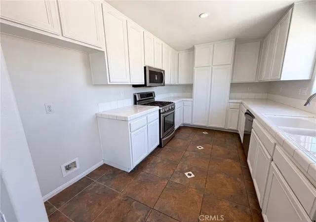 Photo 2 of Single family home for sale at 13185 Great Fls, Victorville, CA 92395 | MLS# IV26155223 | Listing updated on 2026-09-14