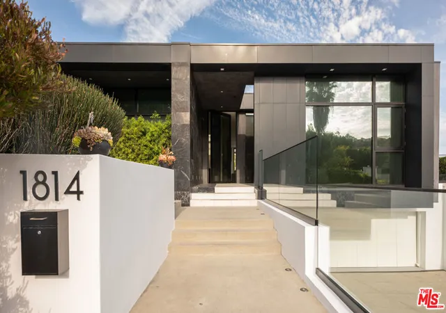 Photo 2 of Mansion for sale at 1814 Marcheeta Pl, Los Angeles, CA 90069 | MLS# 26859401 | Listing updated on 2026-09-14