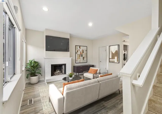 Photo 3 of Condo for sale at 3858 Maybelle Ave, Oakland, CA 94619 | MLS# 41141819 | Listing updated on 2026-09-14