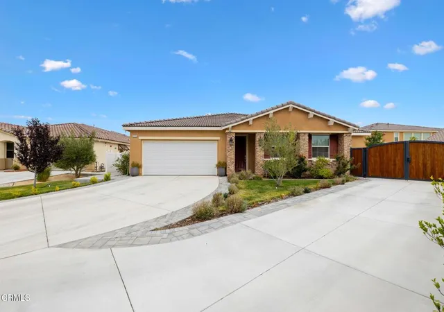 Photo 3 of Sale Pending at 2123 Helconia Ct, Palmdale, CA 93551 | MLS# V1-37648 | Listing updated on 2026-09-15