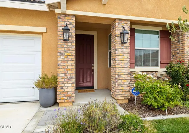Photo 3 of Sale Pending at 2123 Helconia Ct, Palmdale, CA 93551 | MLS# V1-37648 | Listing updated on 2026-09-15