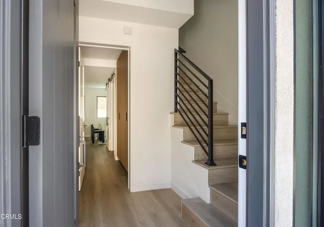 Photo 4 of Single family home for sale at 506 N 1/2 Sycamore Ave, Los Angeles, CA 90036 | MLS# P1-28064 | Listing updated on 2026-09-14
