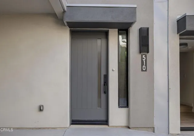 Photo 3 of Single family home for sale at 510 N Sycamore Ave, Los Angeles, CA 90036 | MLS# P1-28067 | Listing updated on 2026-09-14