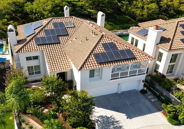 Photo 2 of Single family home for sale at 3 Sembrado, Rancho Santa Margarita, CA 92688 | MLS# OC26153303 | Listing updated on 2026-09-15