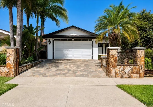 Photo 3 of Single family home for sale at 2606 S Poplar, Santa Ana, CA 92704 | MLS# PW26156256 | Listing updated on 2026-09-30