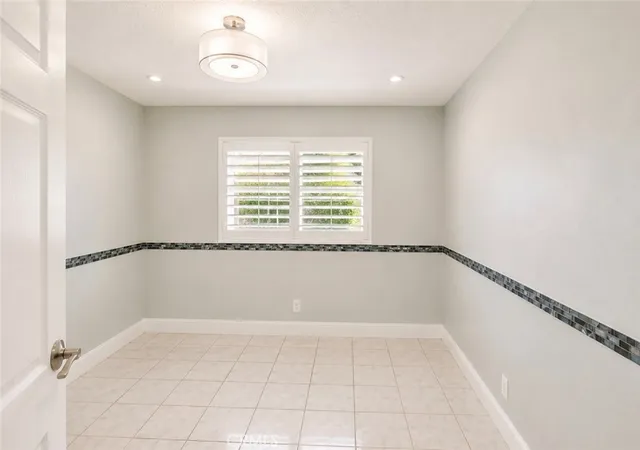 Photo 4 of Single family home for sale at 2606 S Poplar, Santa Ana, CA 92704 | MLS# PW26156256 | Listing updated on 2026-09-30