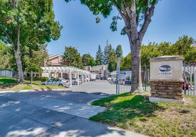 Photo 2 of Condo for sale at 627 E El Camino Real #102, Sunnyvale, CA 94087 | MLS# ML82054624 | Listing updated on 2026-09-15