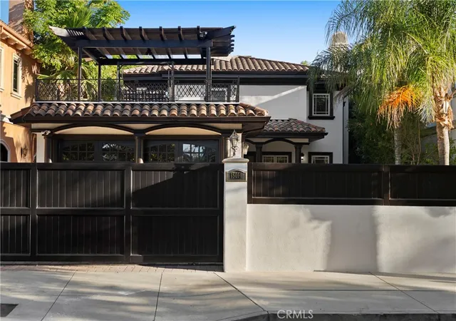 Photo 3 of Single family home for sale at 15014 Valleyheart, Sherman Oaks, CA 91403 | MLS# SR26156593 | Listing updated on 2026-09-15