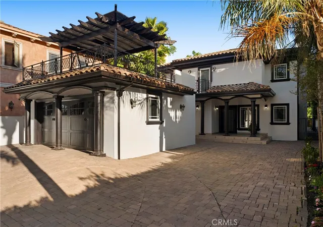 Photo 4 of Single family home for sale at 15014 Valleyheart, Sherman Oaks, CA 91403 | MLS# SR26156593 | Listing updated on 2026-09-15