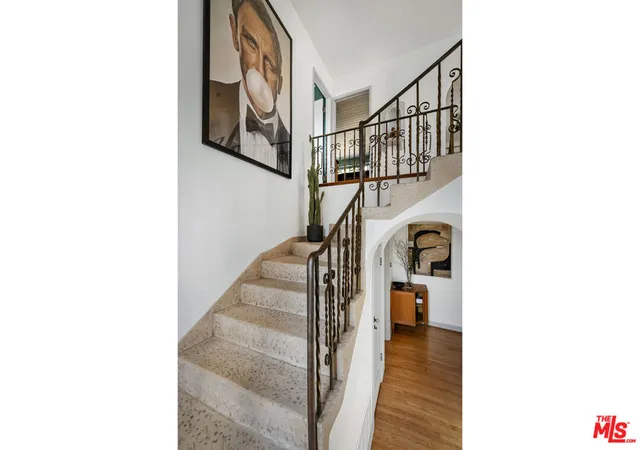 Photo 4 of Sale Pending at 2614 Rutherford Dr, Los Angeles, CA 90068 | MLS# 26861237 | Listing updated on 2026-09-15