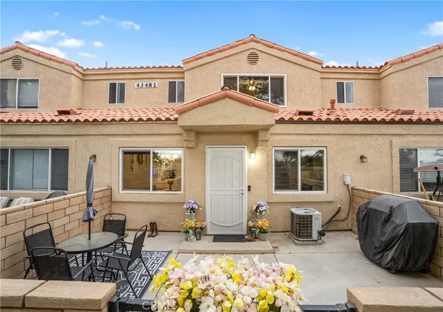 Photo 3 of Condo for sale at 43481 30th West #2, Lancaster, CA 93536 | MLS# SR26133181 | Listing updated on 2026-09-14