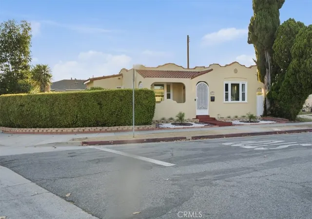 Photo 1 of Single family home for sale at 811 Fischer St, Glendale, CA 91205 | MLS# GD26156899 | Listing updated on 2026-10-02