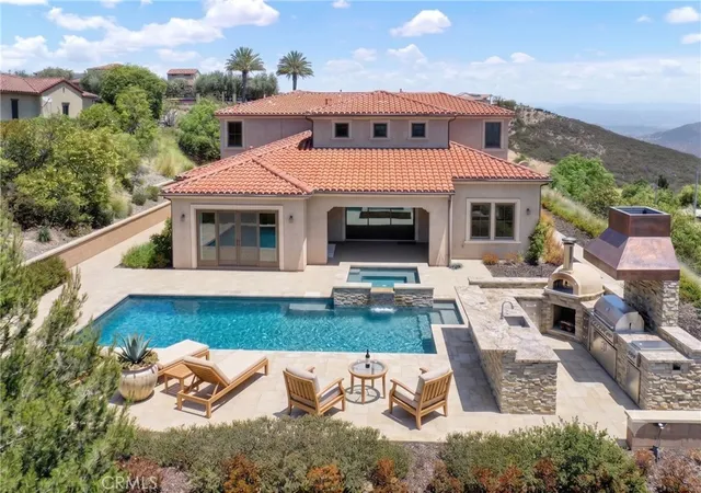Photo 2 of Single family home for sale at 18148 Avnda Orilla, Rancho Santa Fe, CA 92067 | MLS# OC26157106 | Listing updated on 2026-09-15