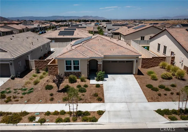 Photo 3 of Single family home for sale at 458 Berrybush, Hemet, CA 92543 | MLS# SW26157091 | Listing updated on 2026-09-15