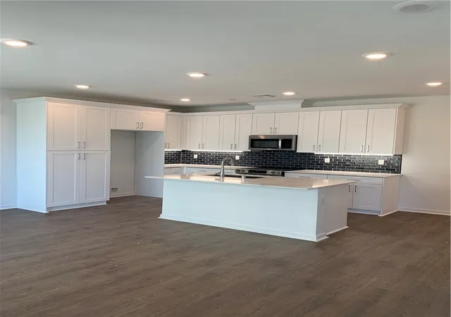 Photo 3 of Condo for sale at 9425 N Sepulveda Blvd #6, North Hills, CA 91343 | MLS# SR26157221 | Listing updated on 2026-09-14
