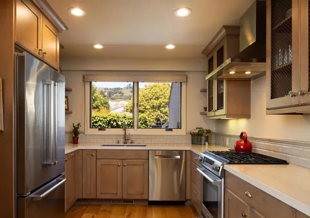 Photo 4 of Townhouse for sale at 28061 Heron Ct, Carmel, CA 93923 | MLS# ML82054835 | Listing updated on 2026-09-14