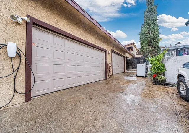 Photo 3 of Single family home for sale at 10334 Tujunga Cyn, Tujunga, CA 91042 | MLS# DW26158147 | Listing updated on 2026-09-27