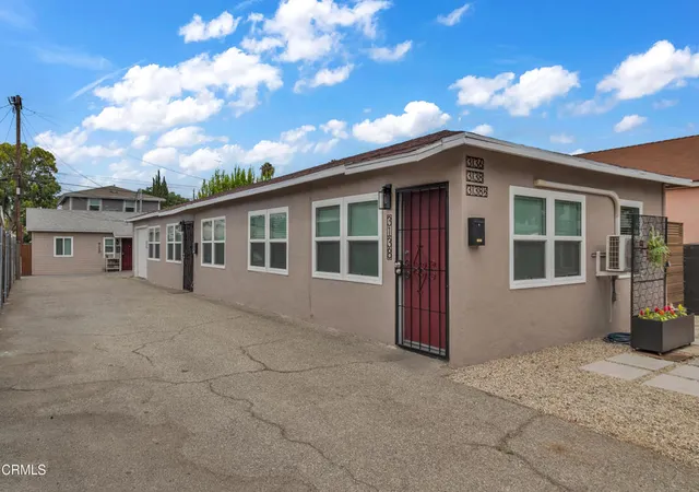 Listing Photo 1 - Condo for sale in building located at 3136 3138 Casitas Ave, Los Angeles, CA 90039