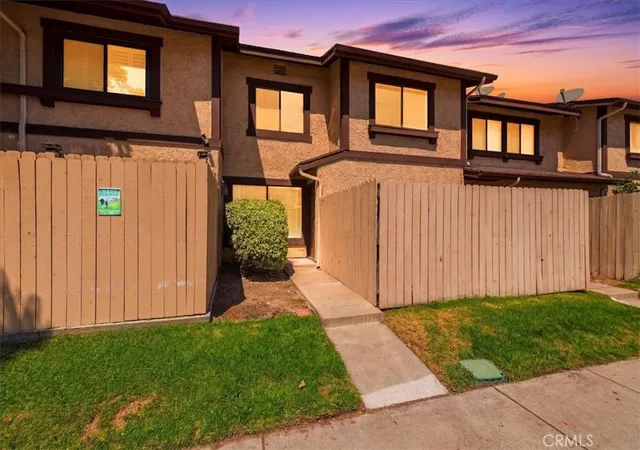 Photo 3 of Sale Pending at 8601 Sunland #5, Sun Valley, CA 91352 | MLS# IG26153681 | Listing updated on 2026-09-15