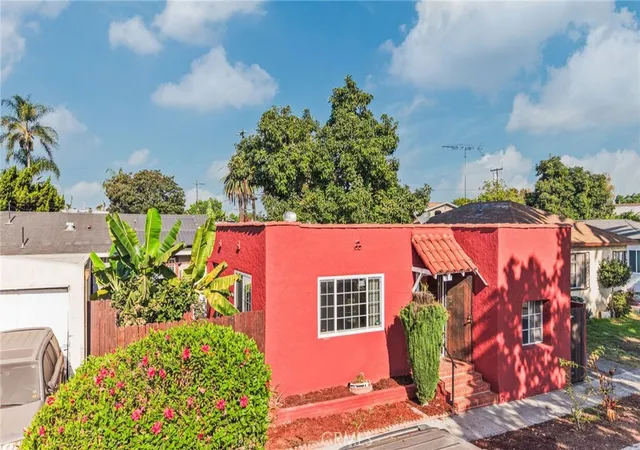 Photo 3 of Single family home for sale at 5815 Gaviota, Long Beach, CA 90805 | MLS# DW26159141 | Listing updated on 2026-10-05
