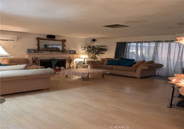 Photo 4 of Single family home for sale at 10883 Vinedale, Sun Valley, CA 91352 | MLS# GD26158873 | Listing updated on 2026-09-15