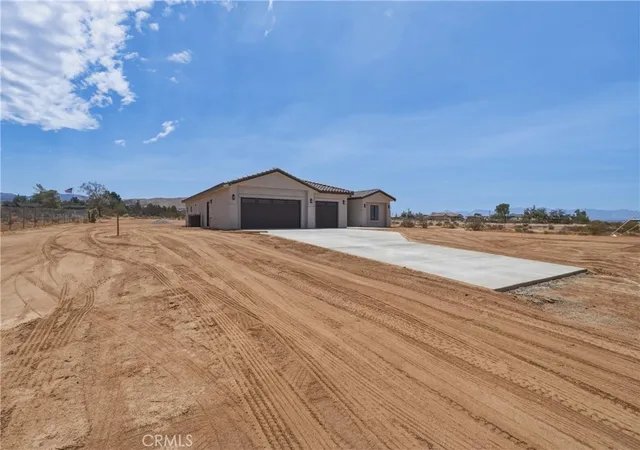 Photo 2 of Sale Pending at 23505 Del Oro Rd, Apple Valley, CA 92308 | MLS# CV26159684 | Listing updated on 2026-09-14