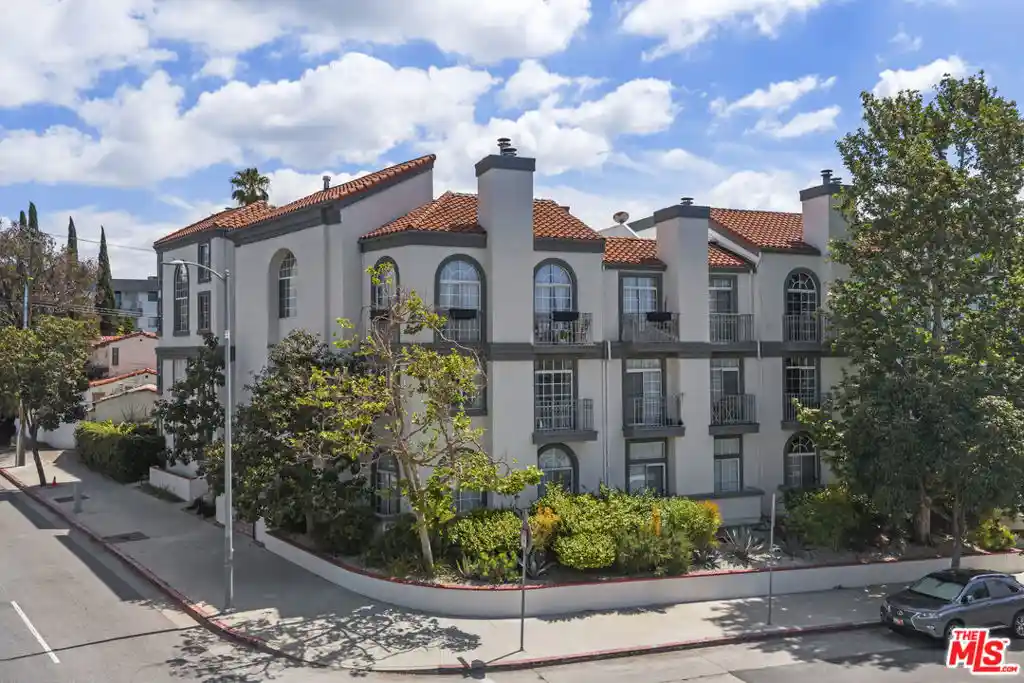 Listing Photo 51 - Condo for sale in 5848 W Olympic Blvd located at 5848 W Olympic Blvd, Los Angeles, CA 90036 - Unit #102