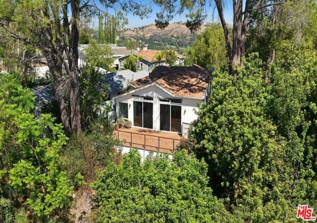 Manufactured home for sale at 23777 Mulholland Hwy #69, Calabasas, CA 91302 | MLS# 26860763