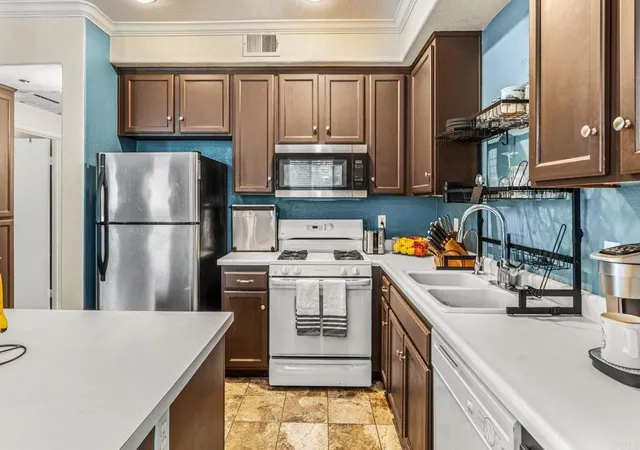 Listing Photo 5 - Condo for sale in building located at 3267 Dehesa Rd, El Cajon, CA 92019 - Unit #67
