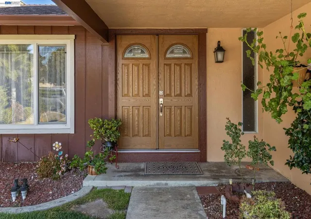 Photo 1 of Sale Pending at 31342 Santa Fe Way, Union City, CA 94587 | MLS# 41142473 | Listing updated on 2026-10-04
