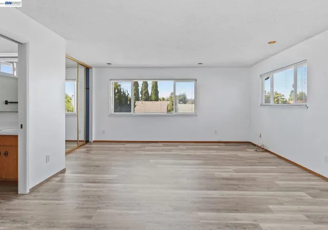Photo 4 of Sale Pending at 31342 Santa Fe Way, Union City, CA 94587 | MLS# 41142473 | Listing updated on 2026-10-04