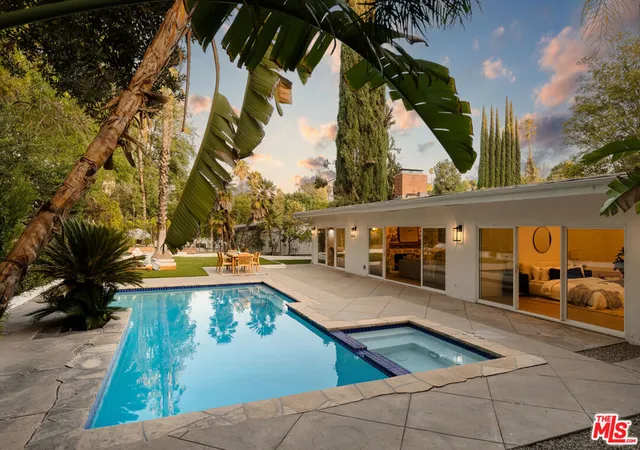 Photo 2 of Sale Pending at 5720 Wilhelmina Ave, Woodland Hills, CA 91367 | MLS# 26862271 | Listing updated on 2026-09-14