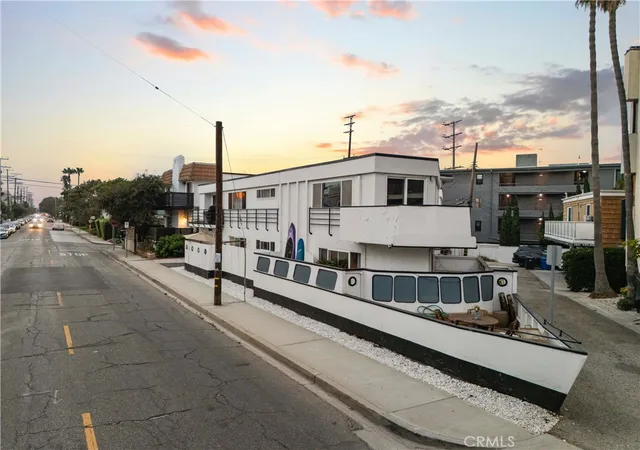 Photo 3 of Multi family home for sale at 3906 Pacific Ave, Marina Del Rey, CA 90292 | MLS# SR26160496 | Listing updated on 2026-09-14