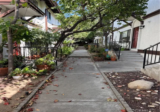 Photo 4 of Sale Pending at 149 South Ave 54 #13, Los Angeles, CA 90042 | MLS# CV26160736 | Listing updated on 2026-09-16