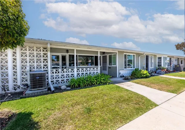 Photo 3 of Sale Pending at 1642 Merion #40K, Seal Beach, CA 90740 | MLS# PW26160284 | Listing updated on 2026-09-15