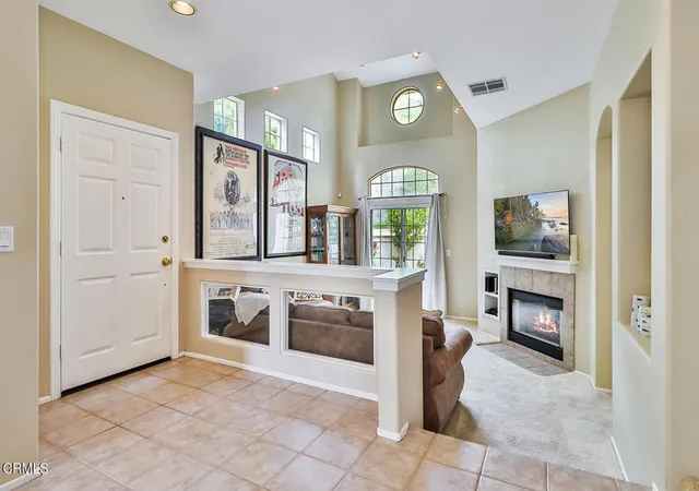 Photo 2 of Townhouse for sale at 343 Avenida De Royale, Thousand Oaks, CA 91362 | MLS# V1-37781 | Listing updated on 2026-09-14